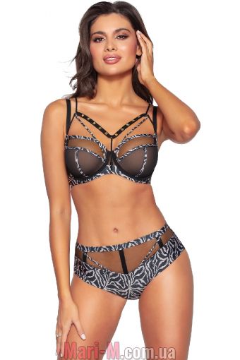  -    Meness Novika Novika     