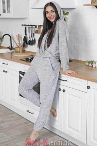  -     784 80001 Leinle Roksana      